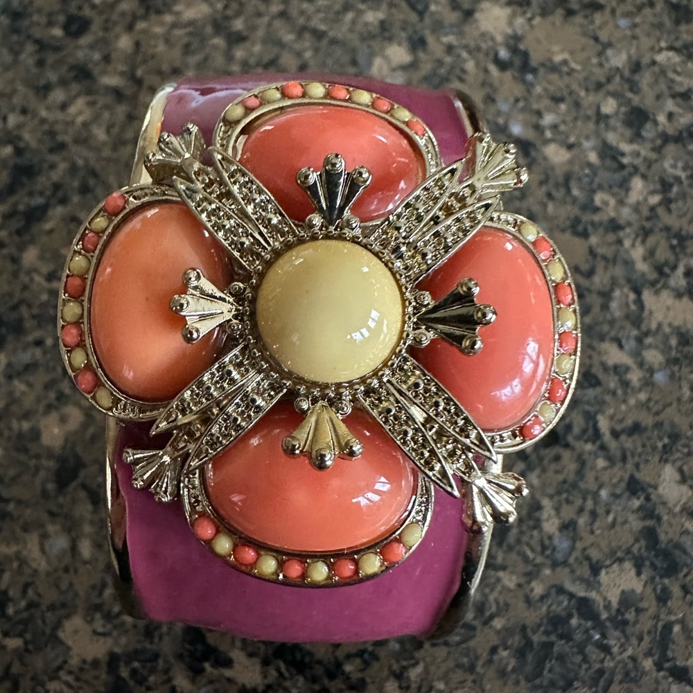 Elegant Gold Toned Magenta Enameled Magnet Closure Bracelet Cuff Cute Details